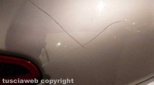 L'auto danneggiata