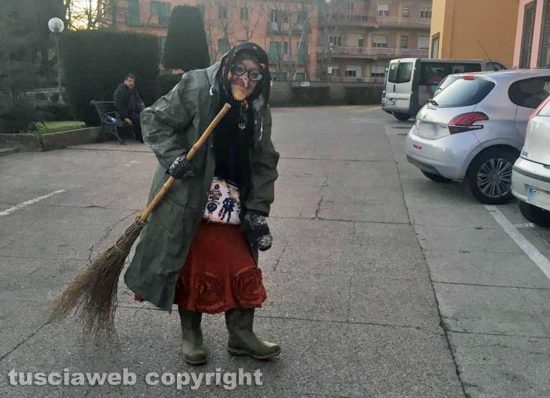 Viterbo - La Befana alla casa di cura Villa Rosa
