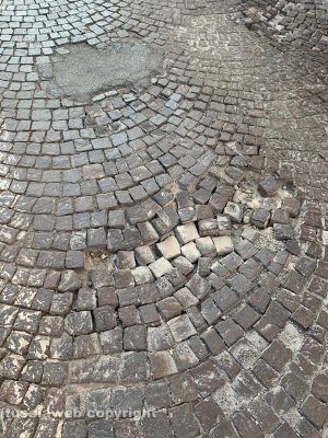 Viterbo - Buche in via Maria S.S. Liberatrice