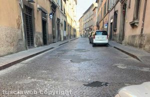 Viterbo - Buche in via Maria S.S. Liberatrice