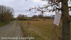 Montefiascone - Il nuovo cartello di protesta in località Castellaccio 