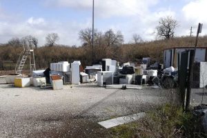 Sutri - Rifiuti all'ex discarica