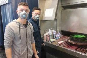 Viterbo - Gli studenti del Da Vinci a lezione nell'hangar dell'Aves