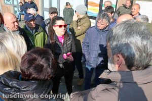 Viterbo - Mercato del sabato - Chiara Frontini al sit-in degli ambulanti