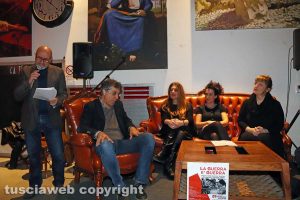 Viterbo - La presentazione dello spettacolo "La guerra è guerra"