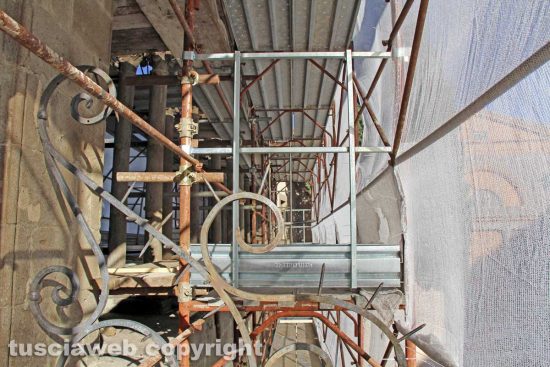 Viterbo - I lavori di messa in sicurezza della loggia di Palazzo dei papi