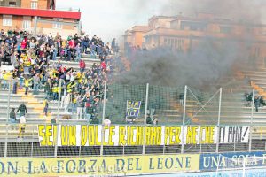 Sport - Calcio - Viterbese - La curva gialloblù