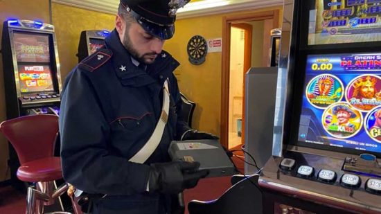 Gioco d'azzardo e criminalità - Carabinieri in azione