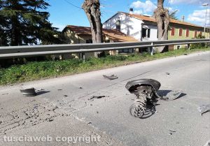Montefiascone - Scontro tra due auto sulla Verentana