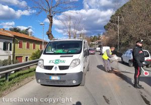 Montefiascone - Scontro tra due auto sulla Verentana