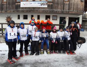 Carnia - La squadra di corsa con le racchette da neve con il tecnico Anna Lupino
