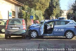 Viterbo - Incidente in via Signorelli - Coinvolta macchina della polizia