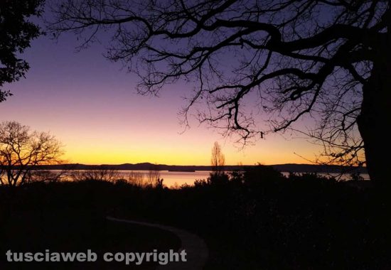 Montefiascone - Giochi di luce sul lago di Bolsena
