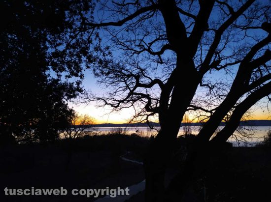 Montefiascone - Giochi di luce sul lago di Bolsena