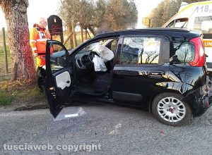 Montefiascone - Auto va a sbattere con un albero, muore una suora