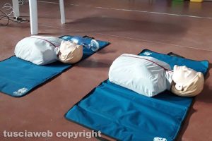 Cronaca - I paracadutisti di Viterbo al corso Blsd