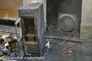 Canino - In fiamme negozio d’abbigliamento per bambini