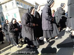 Le religiose al funerale di suor Giuseppina Sebastiani