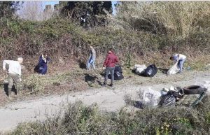 La pulizia dell'ingresso di villa Bruschi-Falgari