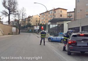 Viterbo - Coronavirus - I controlli della polizia a via della Palazzina
