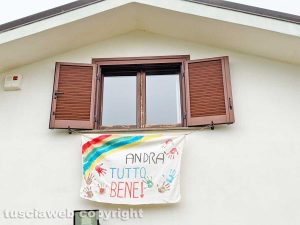 Viterbo - Lo striscione "Andrà tutto bene"
