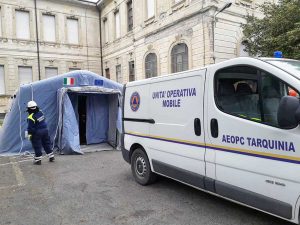 Tarquinia - Tenda pretriage fuori dall'ospedale