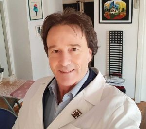 Francesco Bigiotti torna a indossare il camice per l'emergenza coronavirus