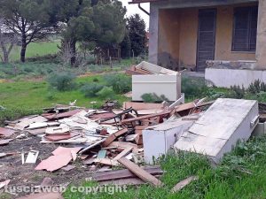 Tarquinia - Degrado alla chiesa del borgo dell'Argento
