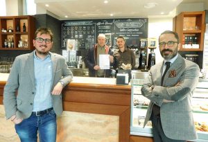 Andrea de Simone e Michael Del Moro in visita alla caffetteria Polozzi