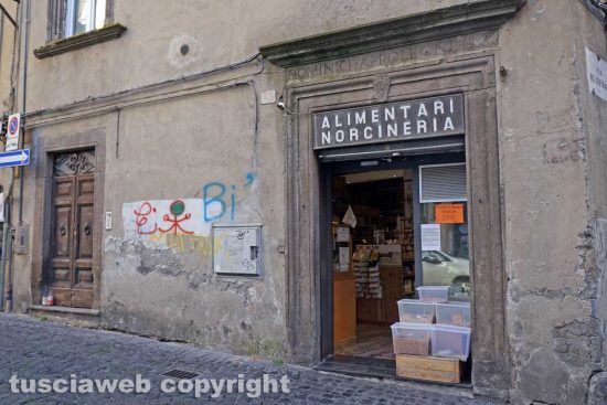 Gli alimentari Gasparini di via Mazzini