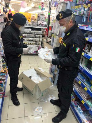 Viterbo - La finanza sequestra le mascherine non conformi 
