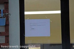 Viterbo - Il provvedimento affisso alla casa dello studente di via Cardarelli