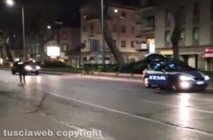 Viterbo - Piazzale Gramsci - I controlli della polizia per il Coronavirus