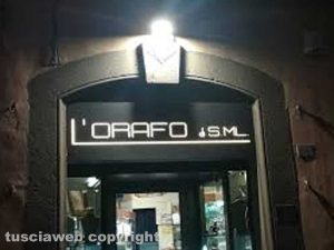 Canepina - Tentato furto in oreficeria 
