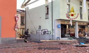 Esplosione in una palazzina nel Bergamasco