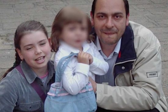 Su Sky il giallo di Gradoli - Paolo Esposito con Elena (alla sua destra) e la figlia avuta da Tatiana