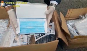 Roma - Guardia di finanza - Sequestrate mascherine