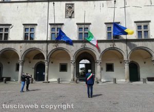 Coronavirus - Viterbo - Minuto di silenzio - Il sindaco Arena