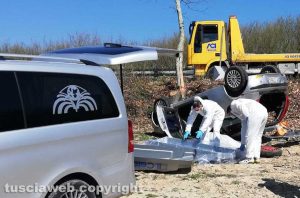 Bassano in Teverina - Auto cappotta sull'Ortana, un morto