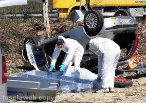 Bassano in Teverina - Auto cappotta sull'Ortana, un morto