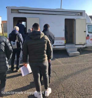 Coronavirus - Controlli della febbre prima dell'ingresso allo stadio Rocchi per la partita della Viterbese