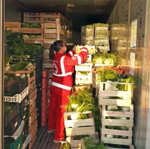 Civitavecchia - La Coldiretti dona 45 quintali di ortofrutta alle famiglie in difficoltà