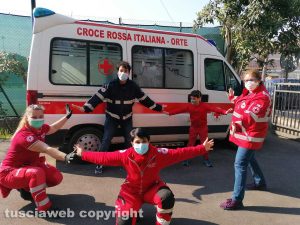 Sara Buono, da parrucchiera a volontaria della croce rossa
