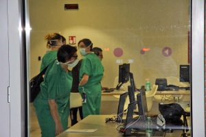L'arrivo del paziente in elicottero da Bergamo