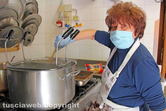 Coronavirus - Viterbo - I volontari della Caritas diocesana
