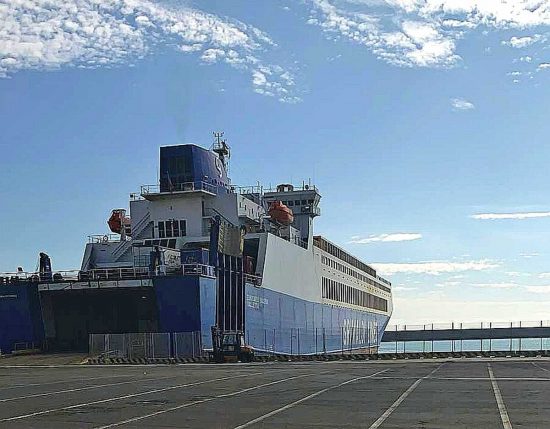 Civitavecchia - Nave al porto