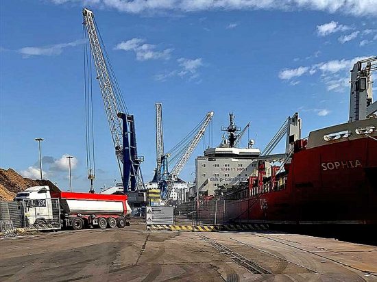 Civitavecchia - Nave al porto