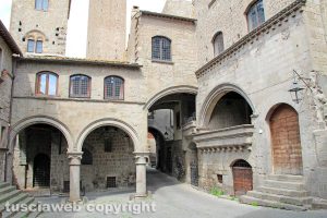 Viterbo - Piazza San Pellegrino