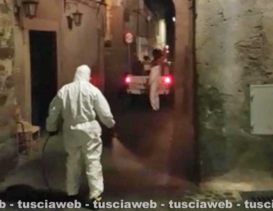 Viterbo - Intervento di sanificazione e disinfezione in corso a Bagnaia