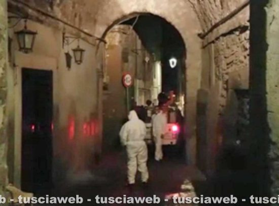 Viterbo - Intervento di sanificazione e disinfezione in corso a Bagnaia